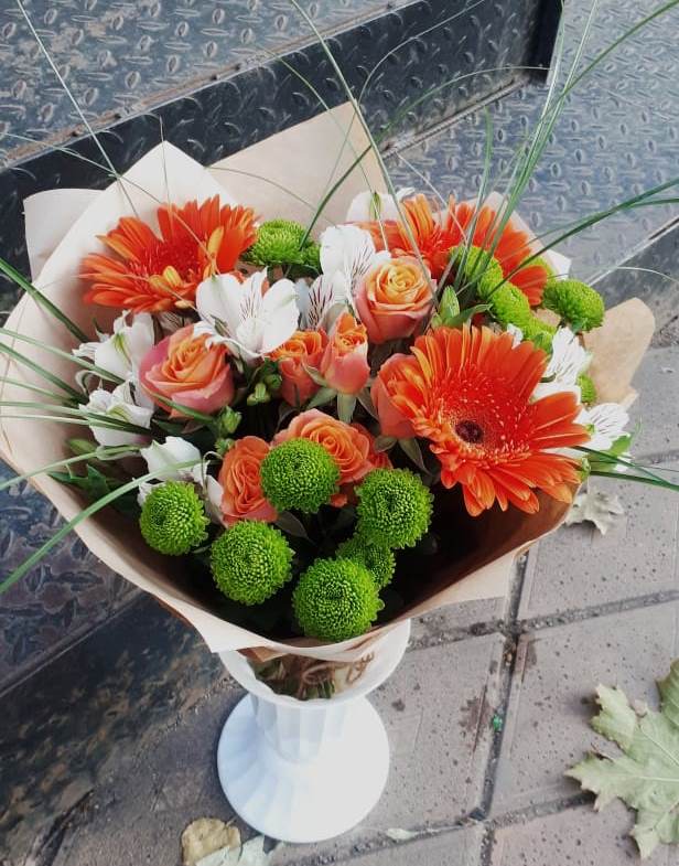 Букет цветов из: Герберы, Хризантемы, Альстромерии и Розы в Бурее