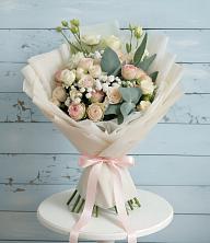 Букет цветов из:  Розы и Лизиантусы в Бурее