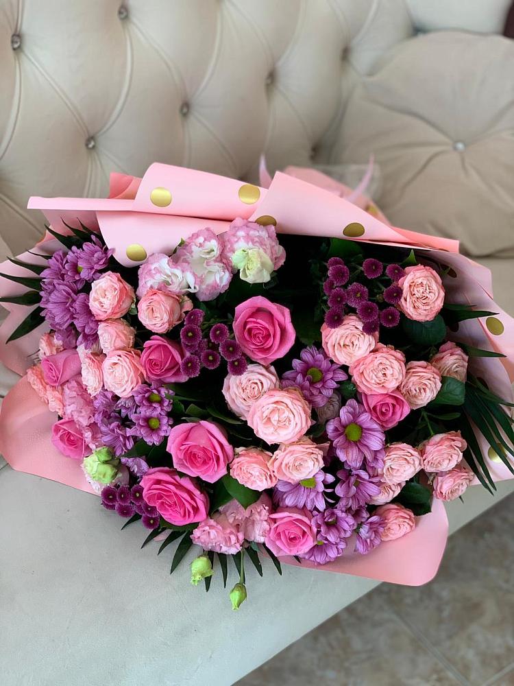 Букет цветов из: Хризантемы, Розы и Лизиантусы в Бурее