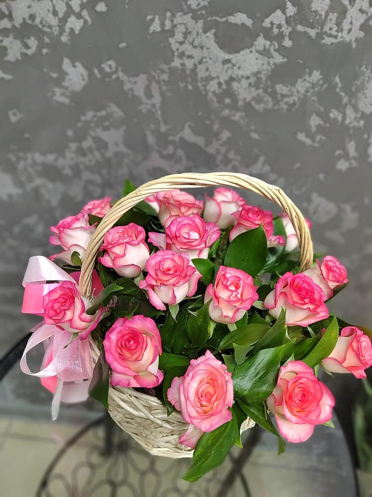 Цветочная композиция из Розы в корзине в Бурее