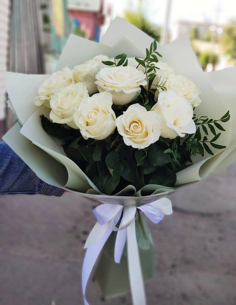 Букет Белые розы Проуд в Бурее