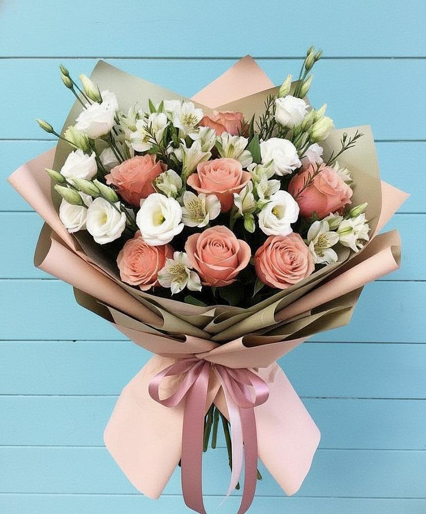 Букет цветов из: Розы, Альстромерии и Лизиантусы в Бурее