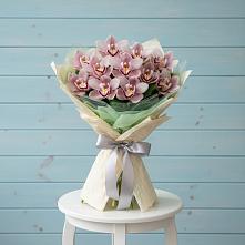 Букет цветов из:  Орхидеи и Розы в Бурее