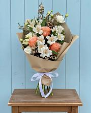 Букет цветов из:  Альстромерии, Лизиантусы, Розы и Хризантемы #REPLACE_PRED# Бурее