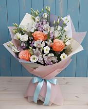 Букет цветов из:  Лизиантусы, Розы, Альстромерии и Гипсофила в Бурее