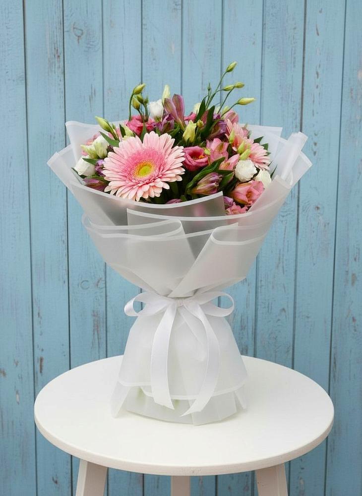 Букет цветов из: Герберы, Альстромерии и Лизиантусы в Бурее