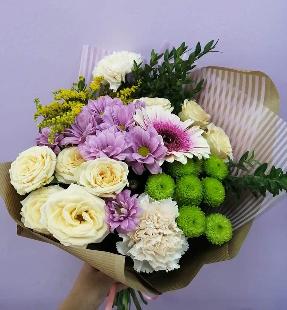 Букет цветов из: Хризантемы, Розы, Гвоздики и Герберы в Бурее