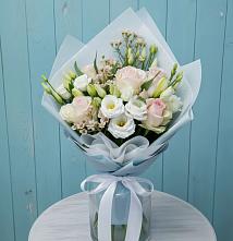 Букет цветов из:  Розы и Лизиантусы в Бурее