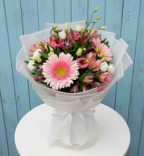 Букет цветов из:  Герберы, Альстромерии и Лизиантусы #REPLACE_PRED# Бурее