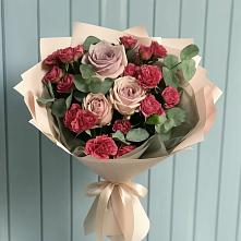 Букет цветов из:  Гвоздики и Розы в Бурее