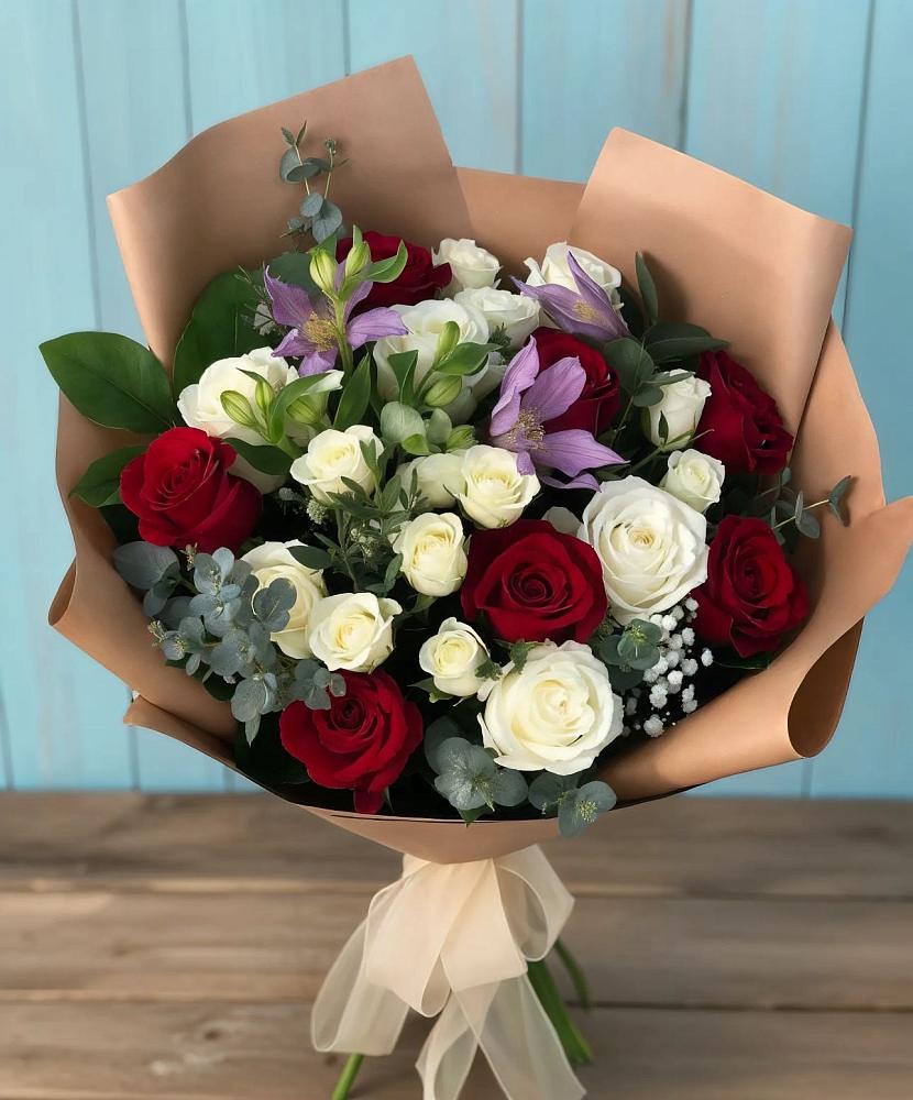 Букет цветов из: Розы и Альстромерии в Бурее