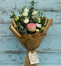 Букет цветов из:  Розы и Лизиантусы в Бурее