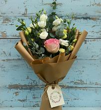Букет цветов из:  Розы и Лизиантусы в Бурее