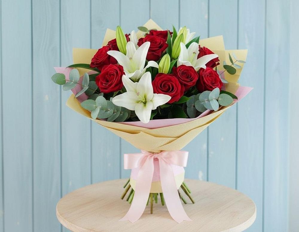 Букет цветов из: Лилии и Розы в Бурее
